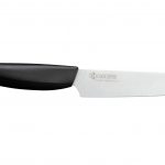 Kyocera coltello da frutta e verdura con lama in ceramica bianca micro seghettata 12,5cm