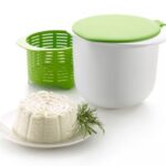 Lékué cheese maker