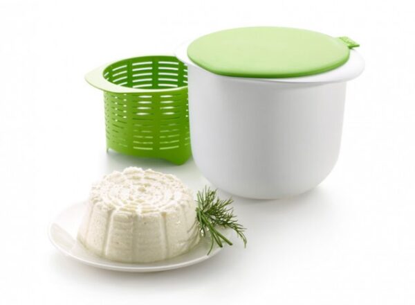 Lékué cheese maker